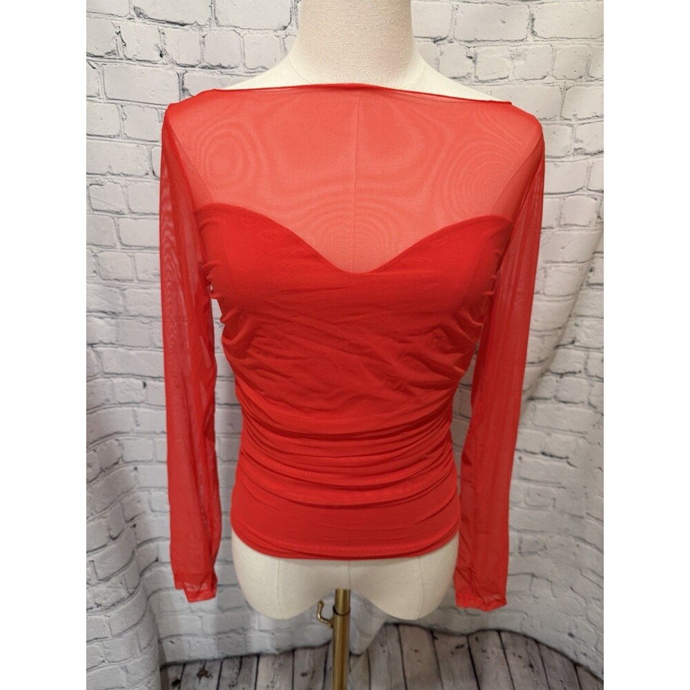 Suuksess bright red, form-fitting ruched long-sleeve top